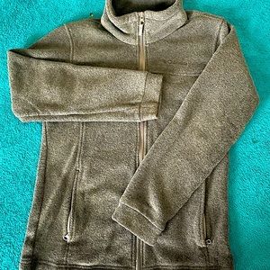 Brand: Columbia.    Color: Dark Grey.        Size: Small